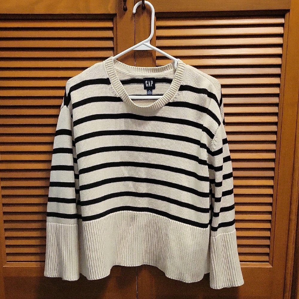 GAP Monochrome Striped Knit Sweater